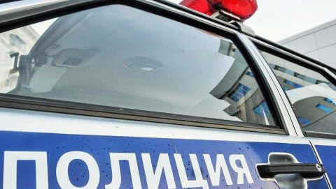 Арзгирскими полицейскими возбуждено уголовное дело по факту кражи из автомобиля